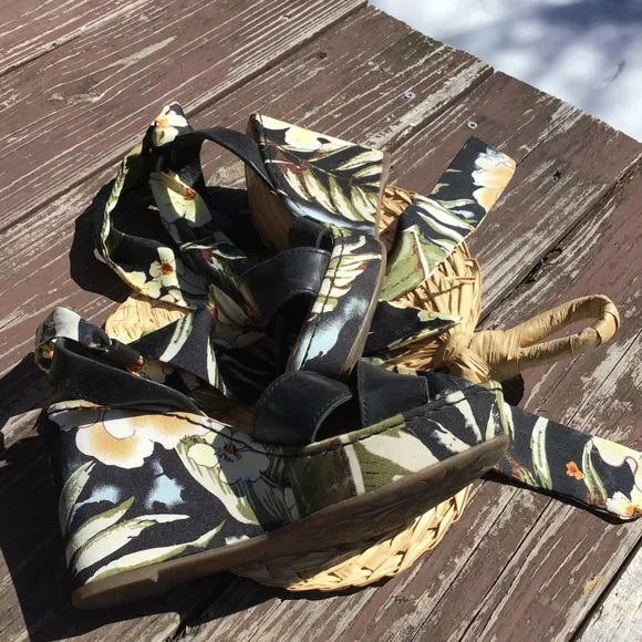 born floral wedge - Picture 3 of 4